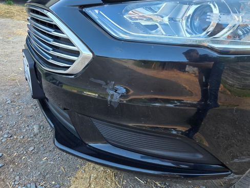 Used 2018 Ford Fusion SE w/ Fusion SE Technology Package image 11