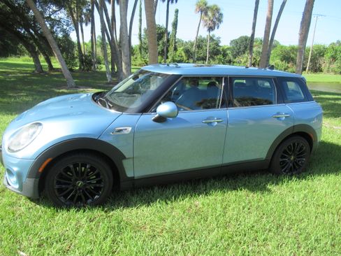 Used 2018 MINI Cooper Clubman S FWD image 2