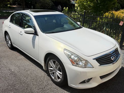 Used 2012 INFINITI G37 Journey w/ Premium Pkg RWD image 4