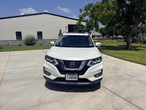 Used 2019 Nissan Rogue SL w/ Premium Package AWD/4WD image 2