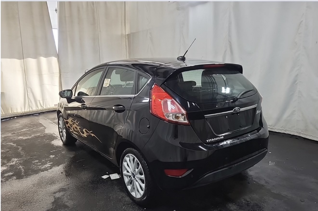 Used 2018 Ford Fiesta Titanium FWD image 1