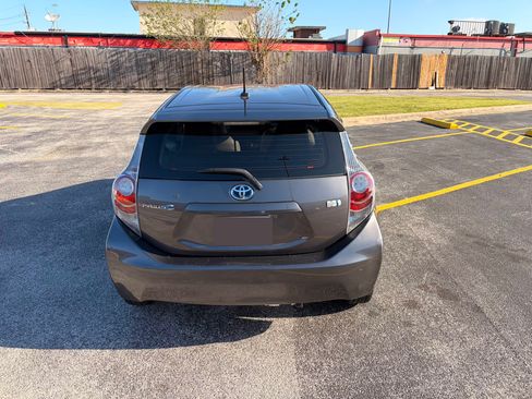 Used 2013 Toyota Prius C Three image 6