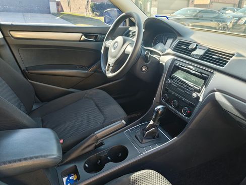 Used 2014 Volkswagen Passat 1.8T S image 4