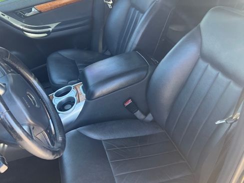 Used 2006 Mercedes-Benz R 350 4MATIC image 10