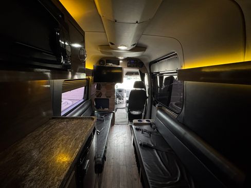 Used 2014 Mercedes-Benz Sprinter 3500 image 24