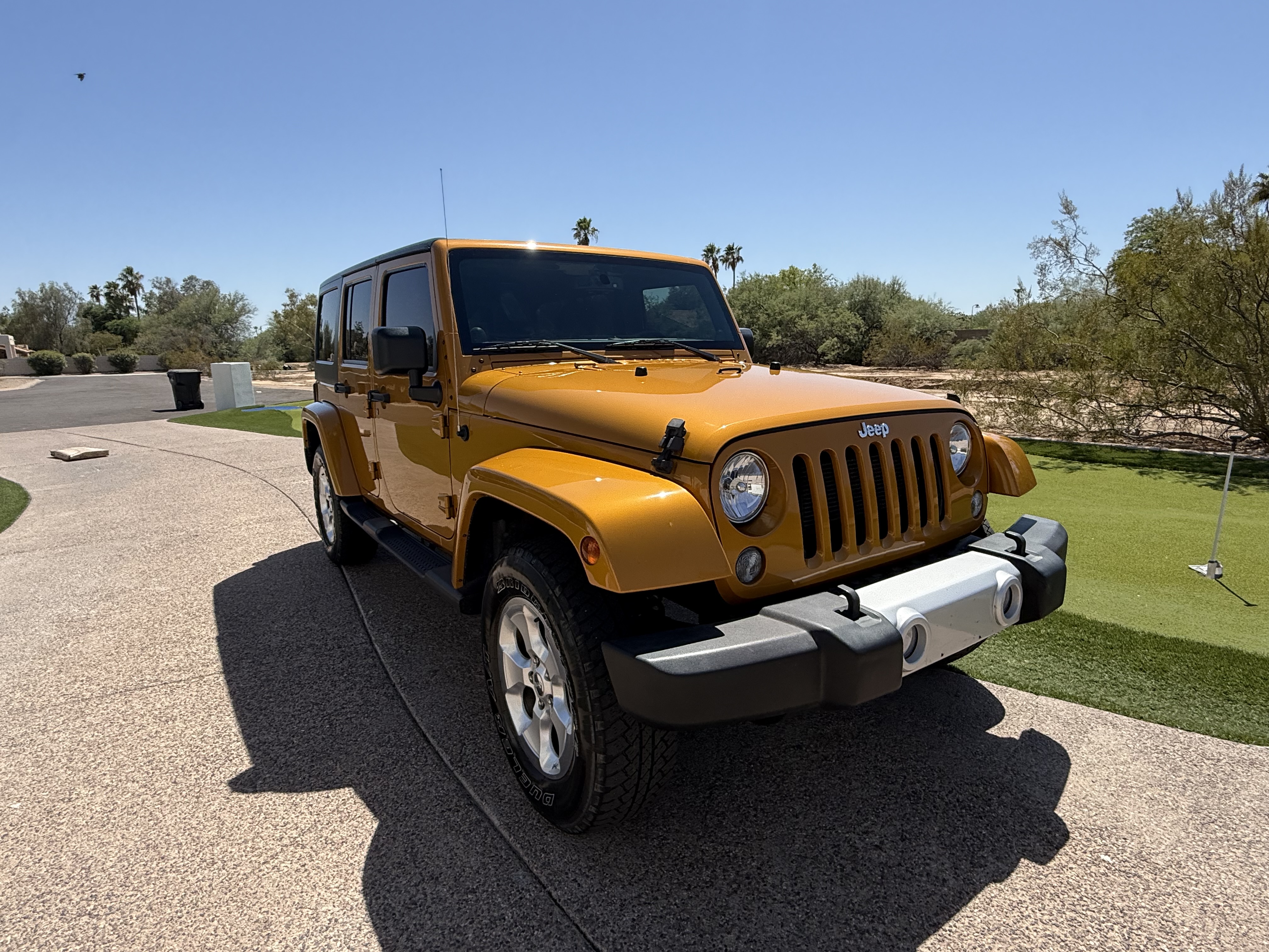 Used 2014 Jeep Wrangler Unlimited Sahara w/ Connectivity Group AWD/4WD image 1