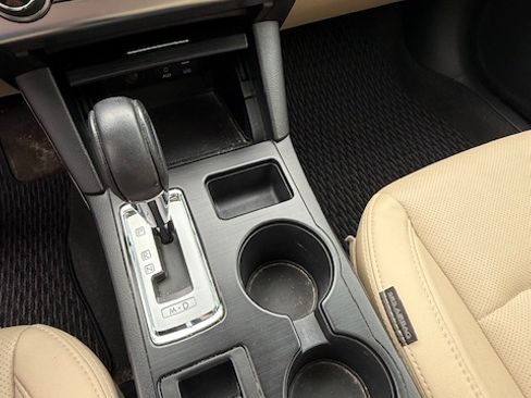 Used 2017 Subaru Outback 3.6R Limited image 27