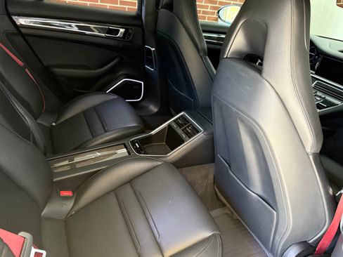 Used 2018 Porsche Panamera Turbo image 19