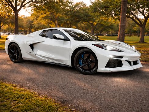 Used 2024 Chevrolet Corvette E-Ray w/ ZER Performance Package AWD/4WD image 2