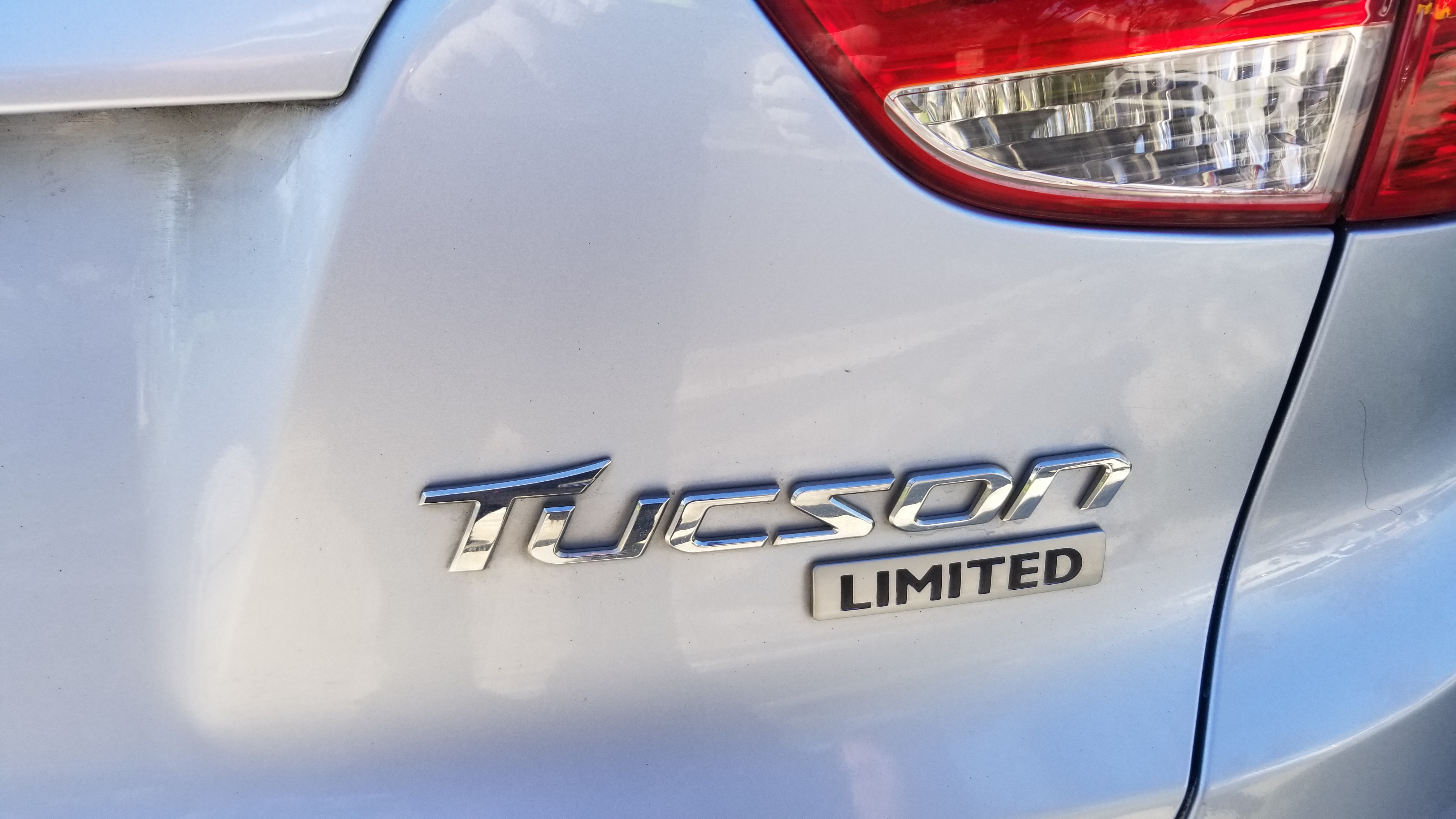 Used 2011 Hyundai Tucson Limited w/ Premium Pkg 3 FWD image 9