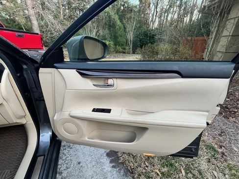 Used 2013 Lexus ES 350 w/ Premium Pkg image 18