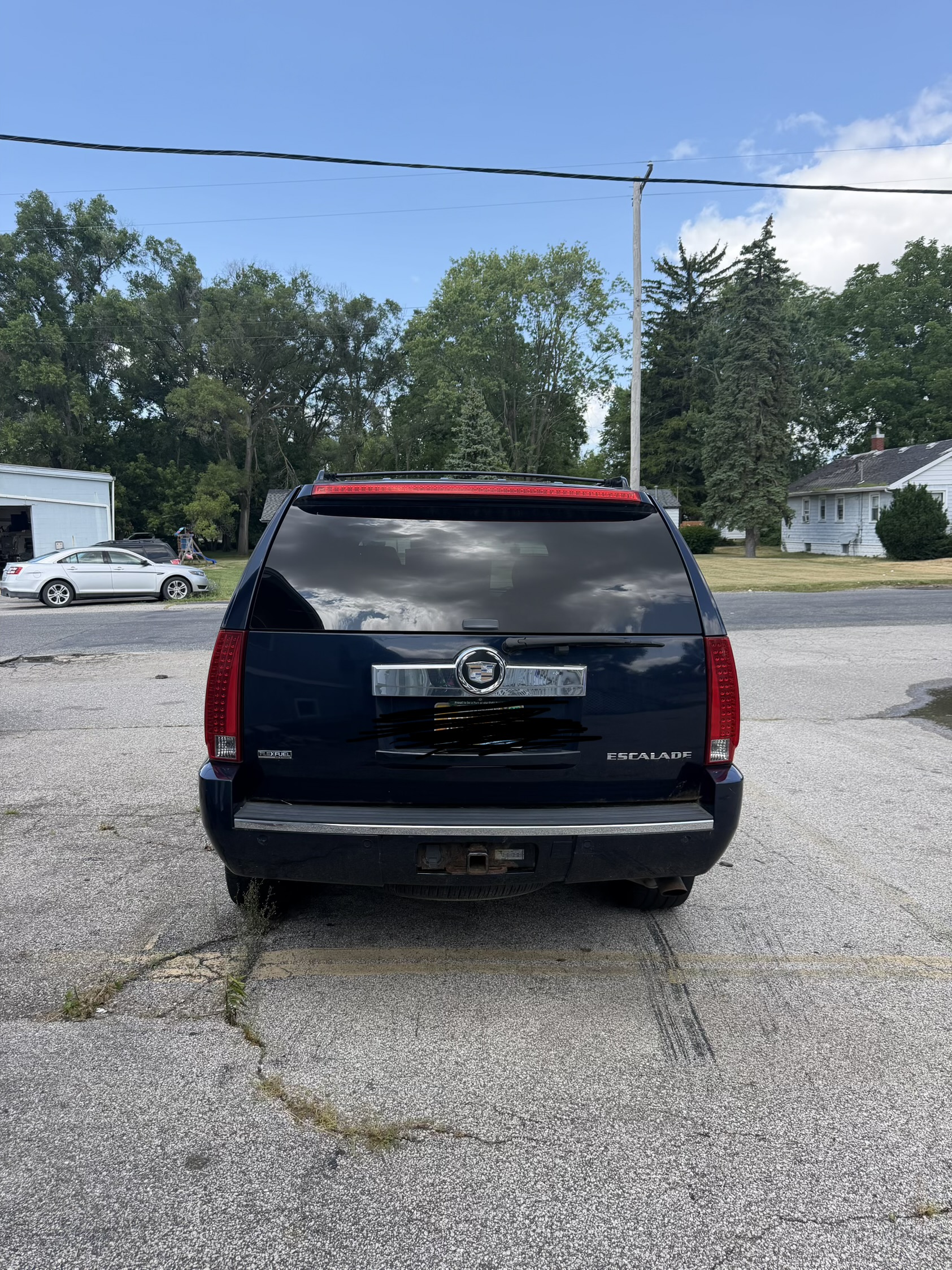 Used 2009 Cadillac Escalade AWD image 12