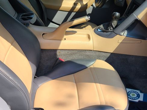 Used 2006 Pontiac Solstice Convertible w/ Premium Package RWD image 5