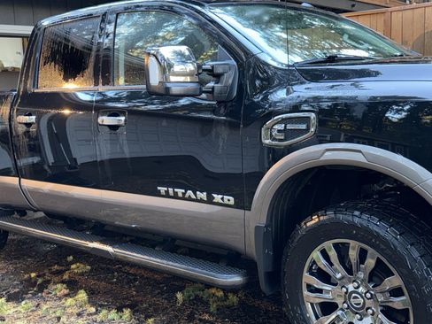 Used 2019 Nissan Titan Platinum Reserve w/ Platinum Utility Package image 6