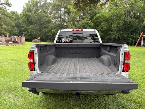 Used 2015 GMC Sierra 1500 SLT w/ SLT Preferred Package RWD image 4