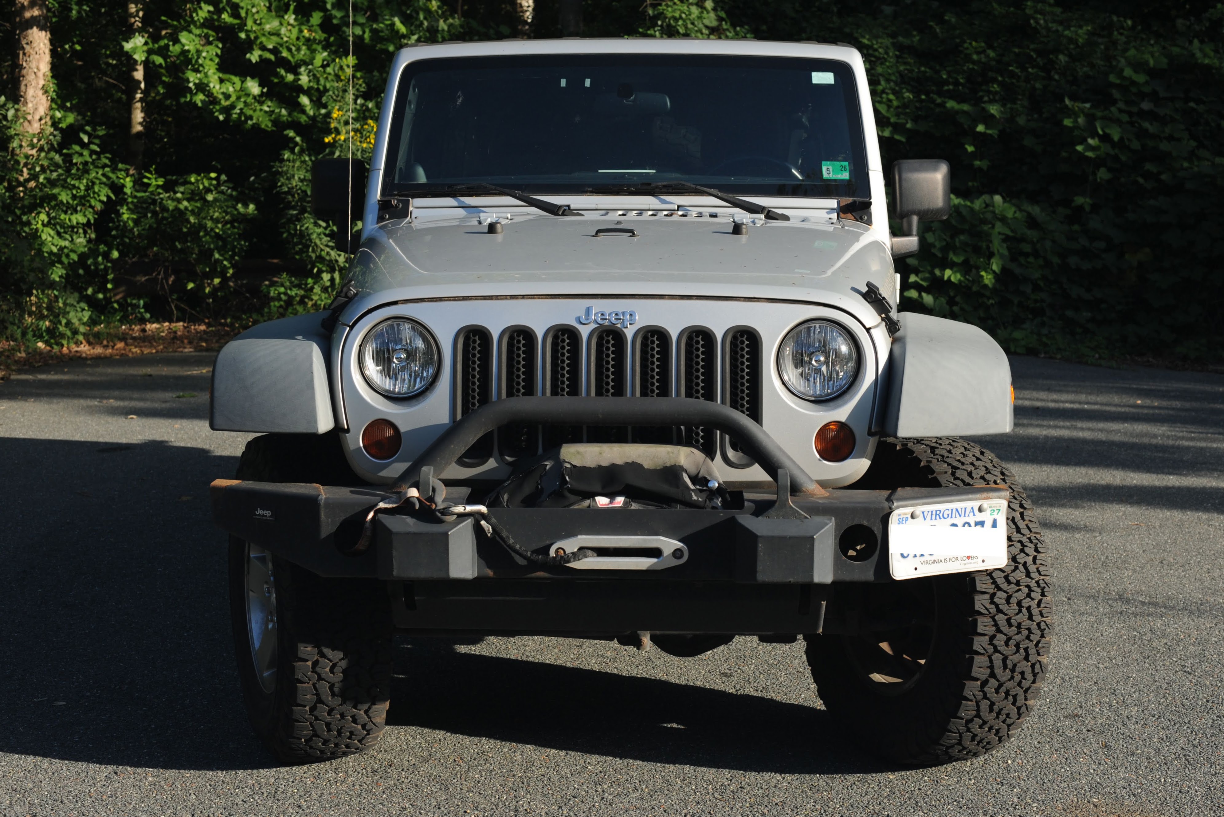 Used 2011 Jeep Wrangler Unlimited Rubicon w/ Connectivity Group AWD/4WD image 1