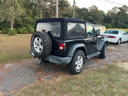 Used 2019 Jeep Wrangler Sport AWD/4WD image 8