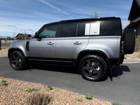 Used 2022 Land Rover Defender 110 X-Dynamic HSE image 1