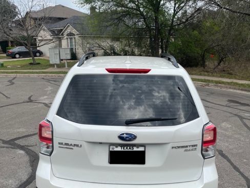 Used 2017 Subaru Forester 2.5i w/ Alloy Wheel Package AWD/4WD image 5