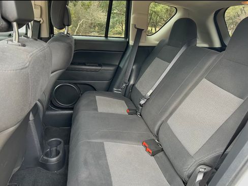 Used 2011 Jeep Compass Latitude image 9