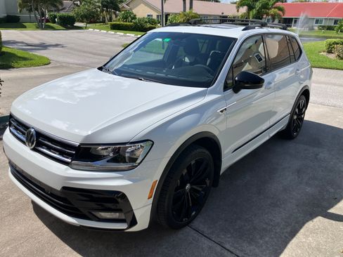Used 2021 Volkswagen Tiguan SE R-Line image 4