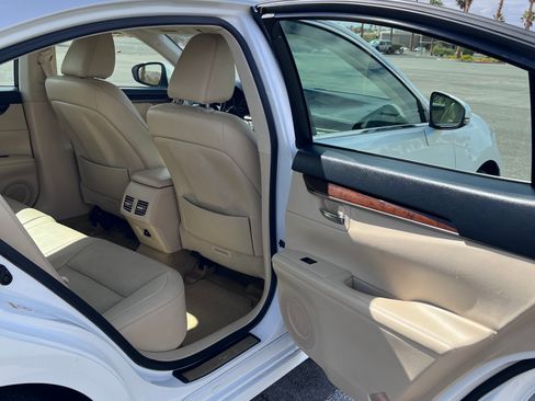 Used 2015 Lexus ES 350 w/ Premium Package image 6