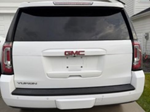 Used 2018 GMC Yukon SLE w/ SLE Value Package image 20