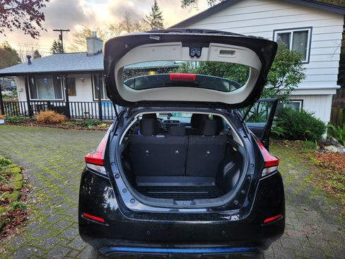 Used 2022 Nissan Leaf SV w/ SV Technology Package image 10