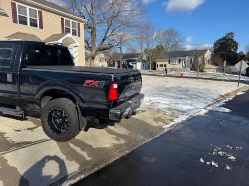 Used 2016 Ford F250 XLT w/ XLT Premium Package image 5