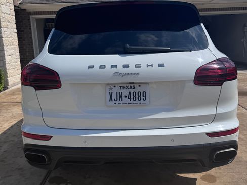 Used 2018 Porsche Cayenne Platinum Edition AWD/4WD image 2