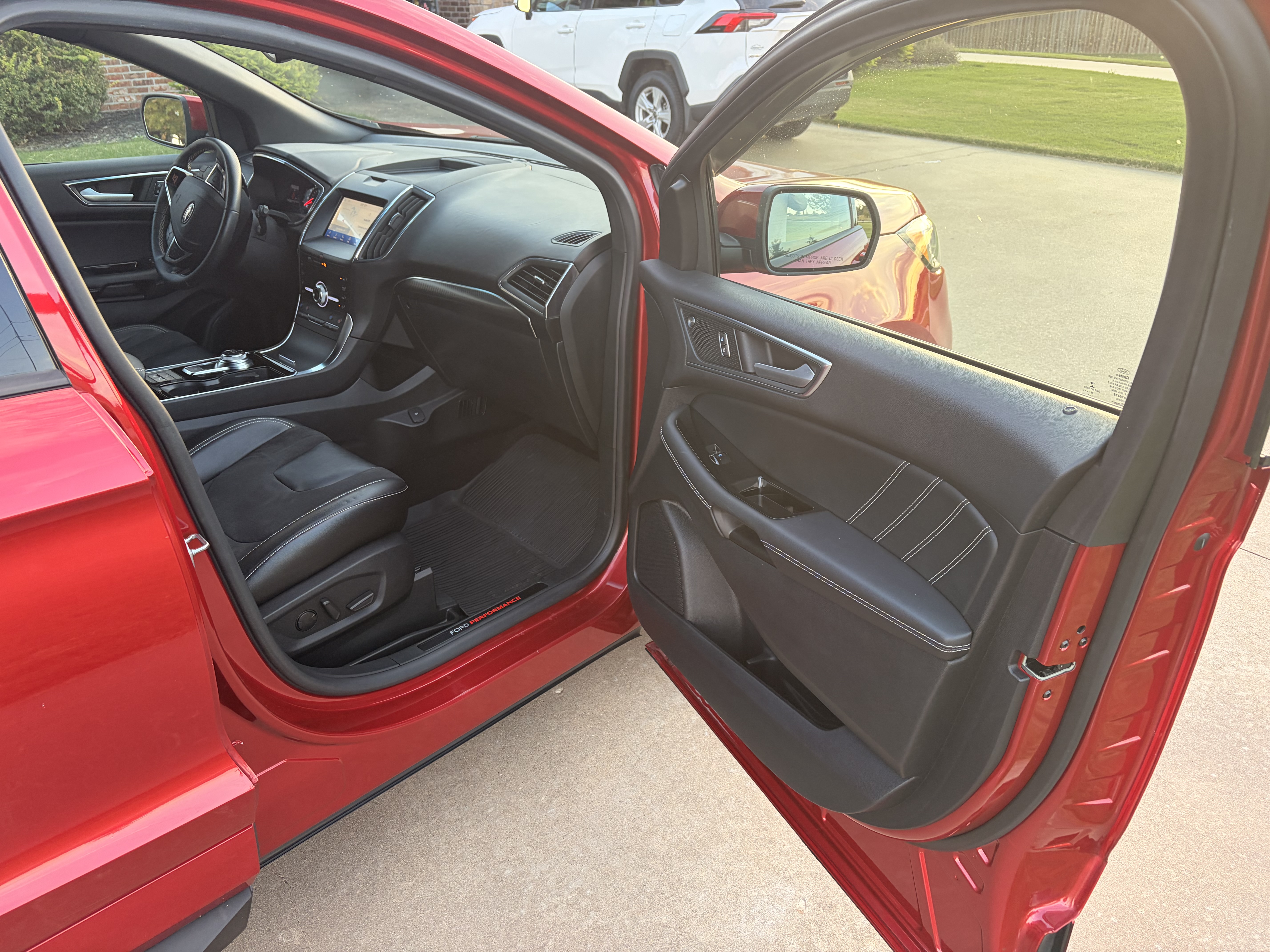 Used 2020 Ford Edge ST w/ Equipment Group 401A AWD/4WD image 15