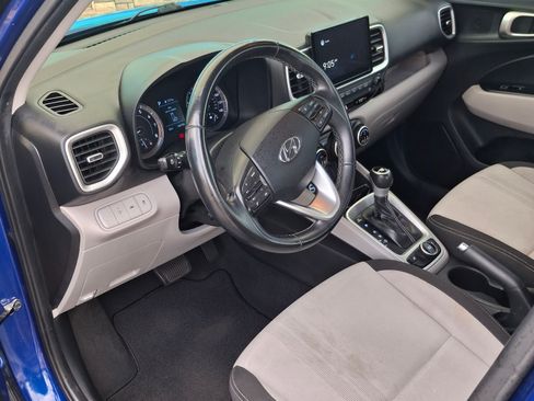 Used 2021 Hyundai Venue SEL w/ Premium Package FWD image 8