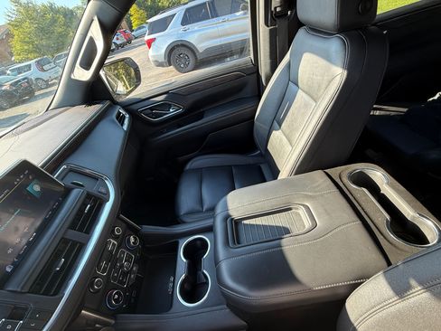 Used 2023 Chevrolet Tahoe LT AWD/4WD image 14