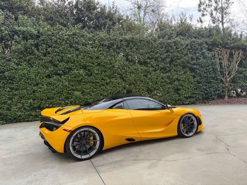 Used 2020 McLaren 720S Spider image 5