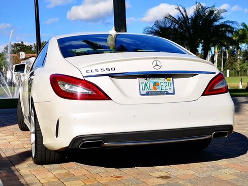 Used 2015 Mercedes-Benz CLS 400 image 9