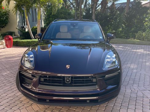 Used 2024 Porsche Macan image 2