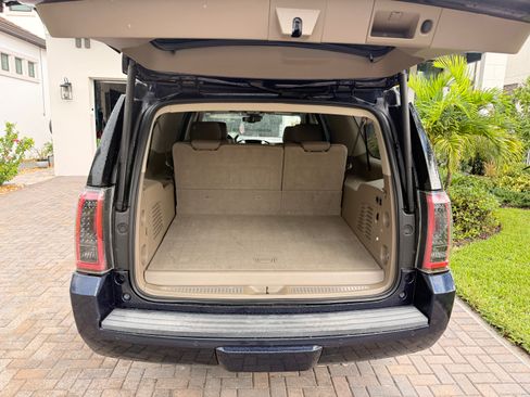 Used 2017 GMC Yukon XL SLT w/ HD Trailering Package RWD image 13