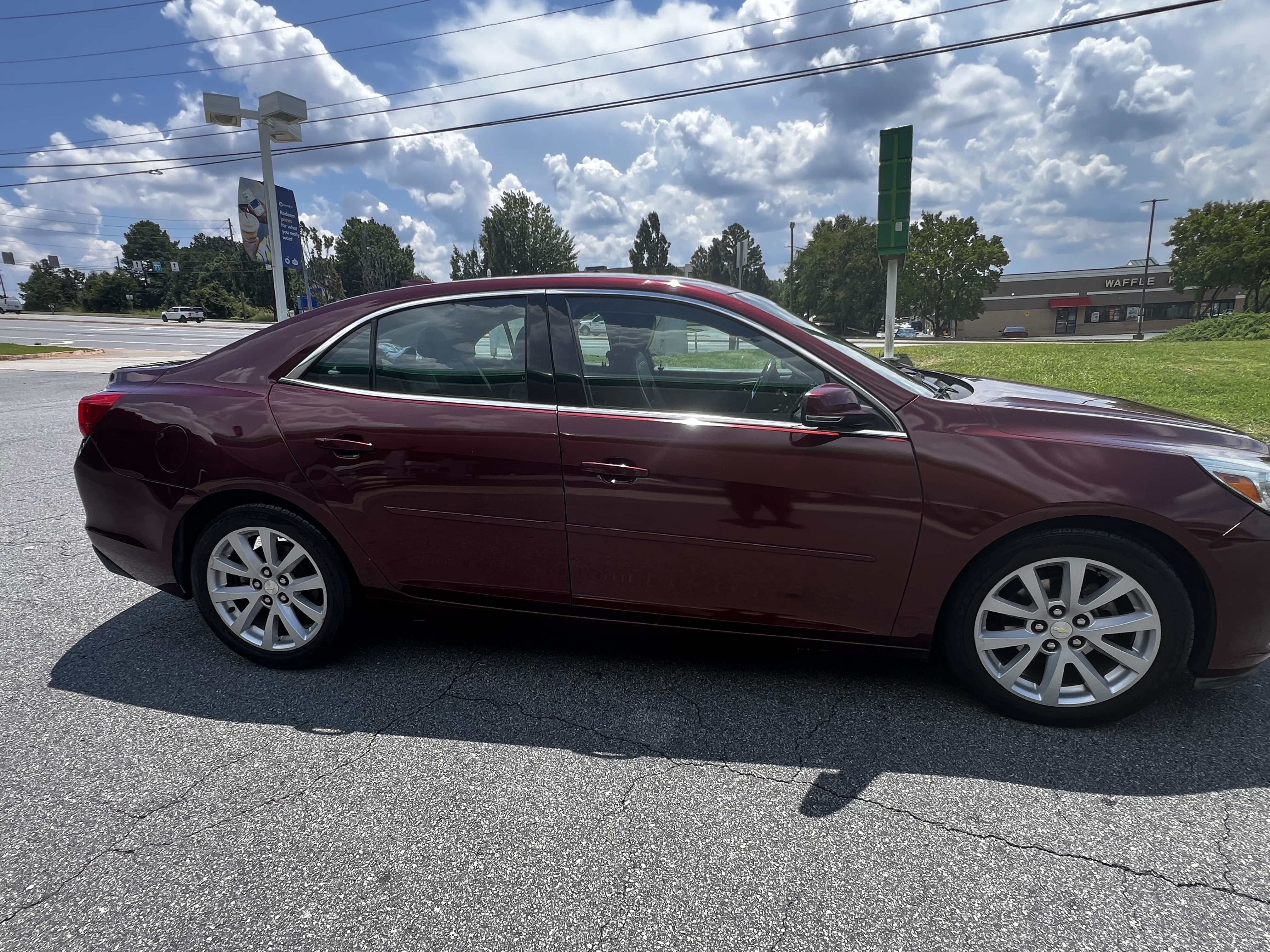Used 2015 Chevrolet Malibu LT w/ Leather Package FWD image 5