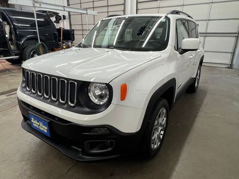 Used 2016 Jeep Renegade Latitude w/ Safety & Security Group image 4