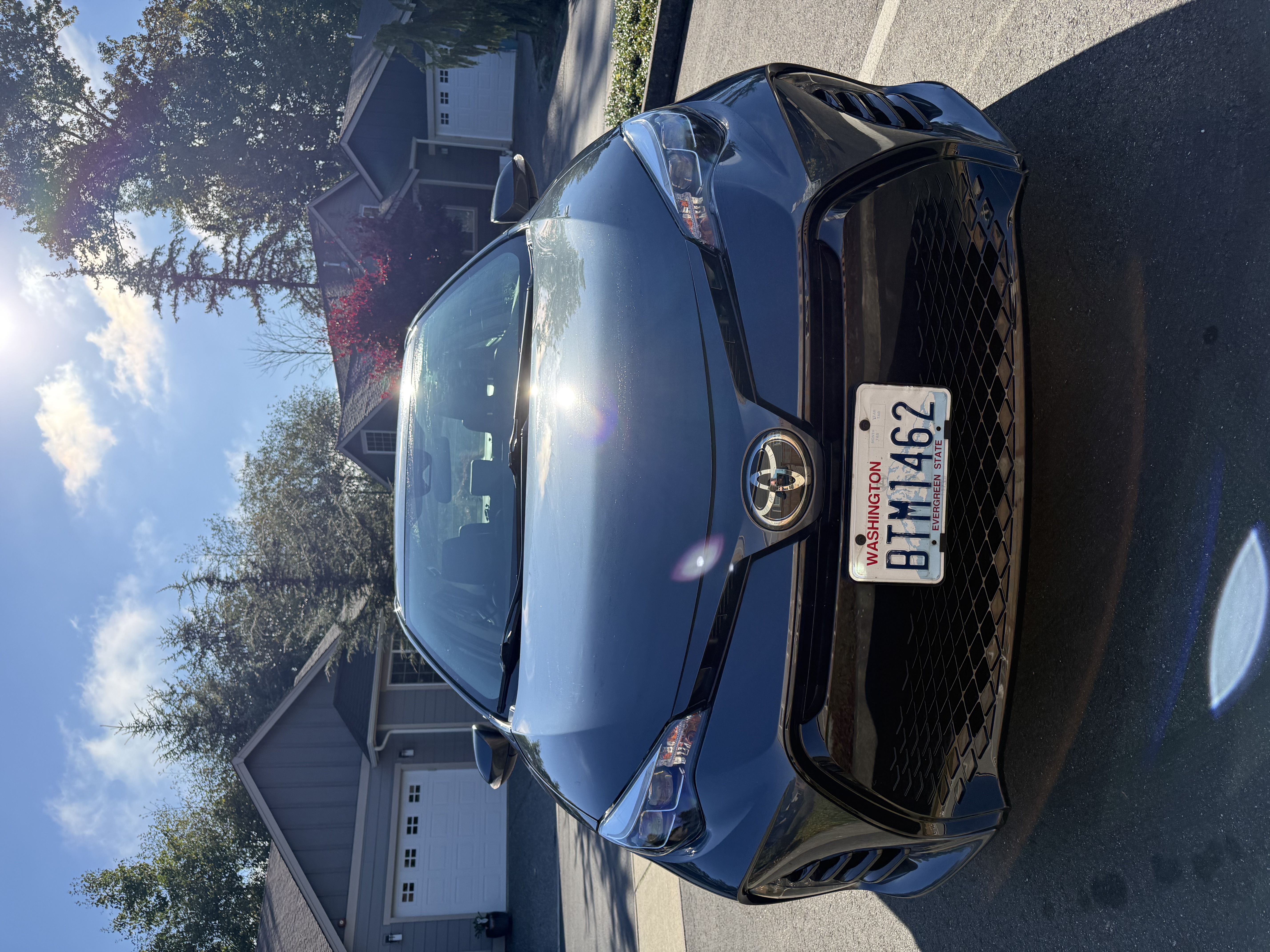 Used 2017 Toyota Corolla SE FWD image 2