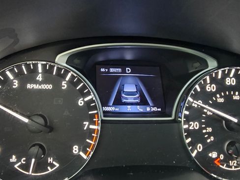 Used 2017 Nissan Pathfinder Platinum w/ Family Entertainment Package image 17