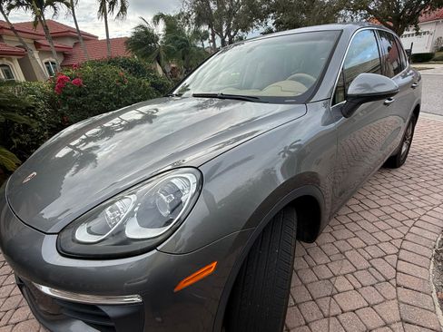 Used 2016 Porsche Cayenne image 5