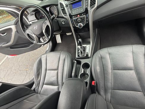 Used 2014 Hyundai Elantra GT w/ Option Group 02 FWD image 15