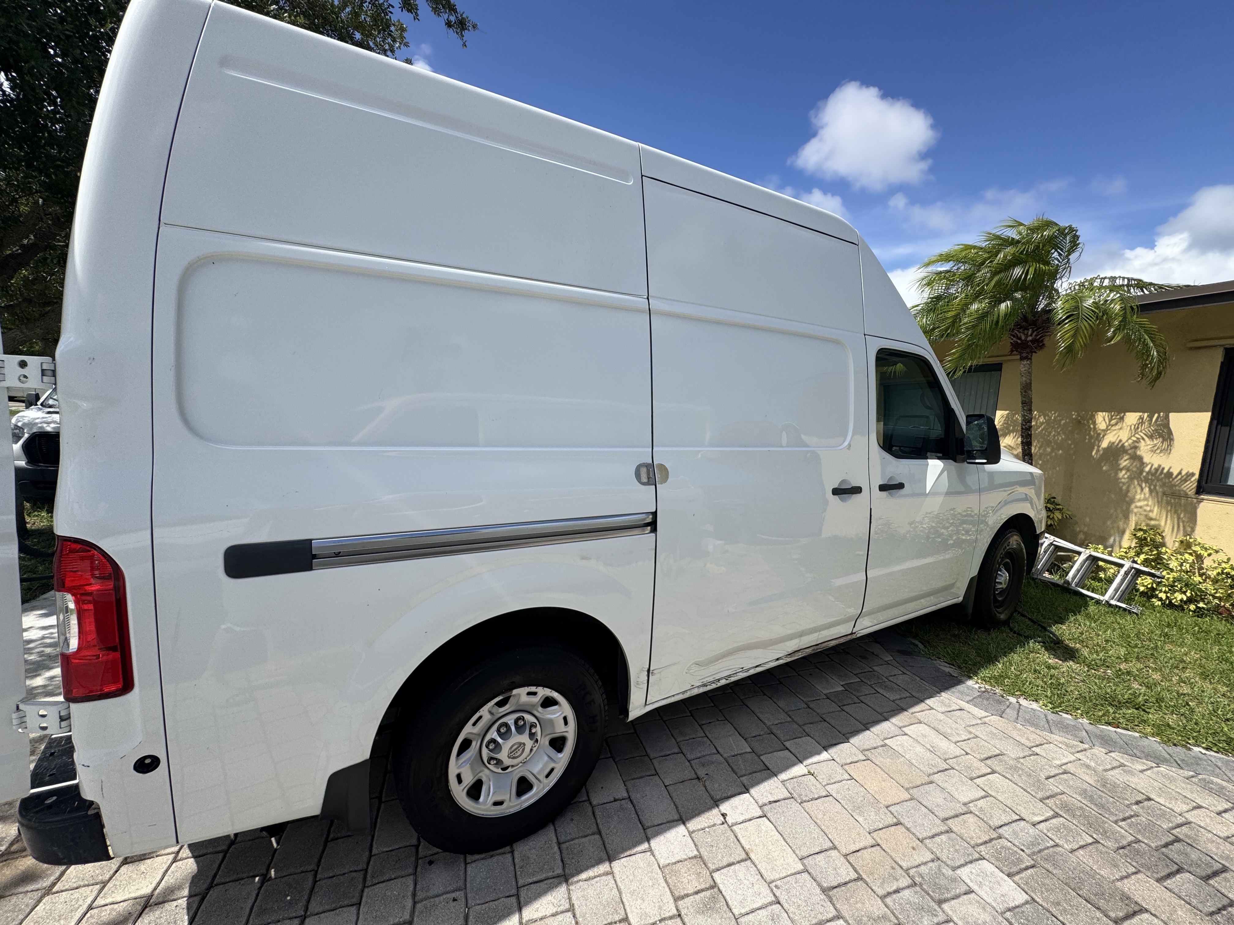 Used 2019 Nissan NV 2500 SV w/ Navigation Package RWD image 1
