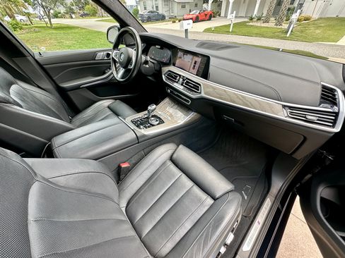 Used 2020 BMW X7 xDrive40i w/ M Sport Package AWD/4WD image 14