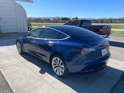 Used 2020 Tesla Model 3 Standard Range Plus image 4