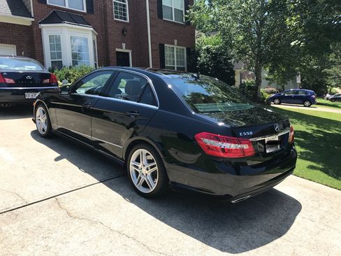 Used 2011 Mercedes-Benz E 550 Sedan image 1