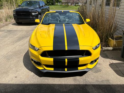 Used 2016 Ford Mustang GT Premium w/ Equipment Group 401A RWD image 2