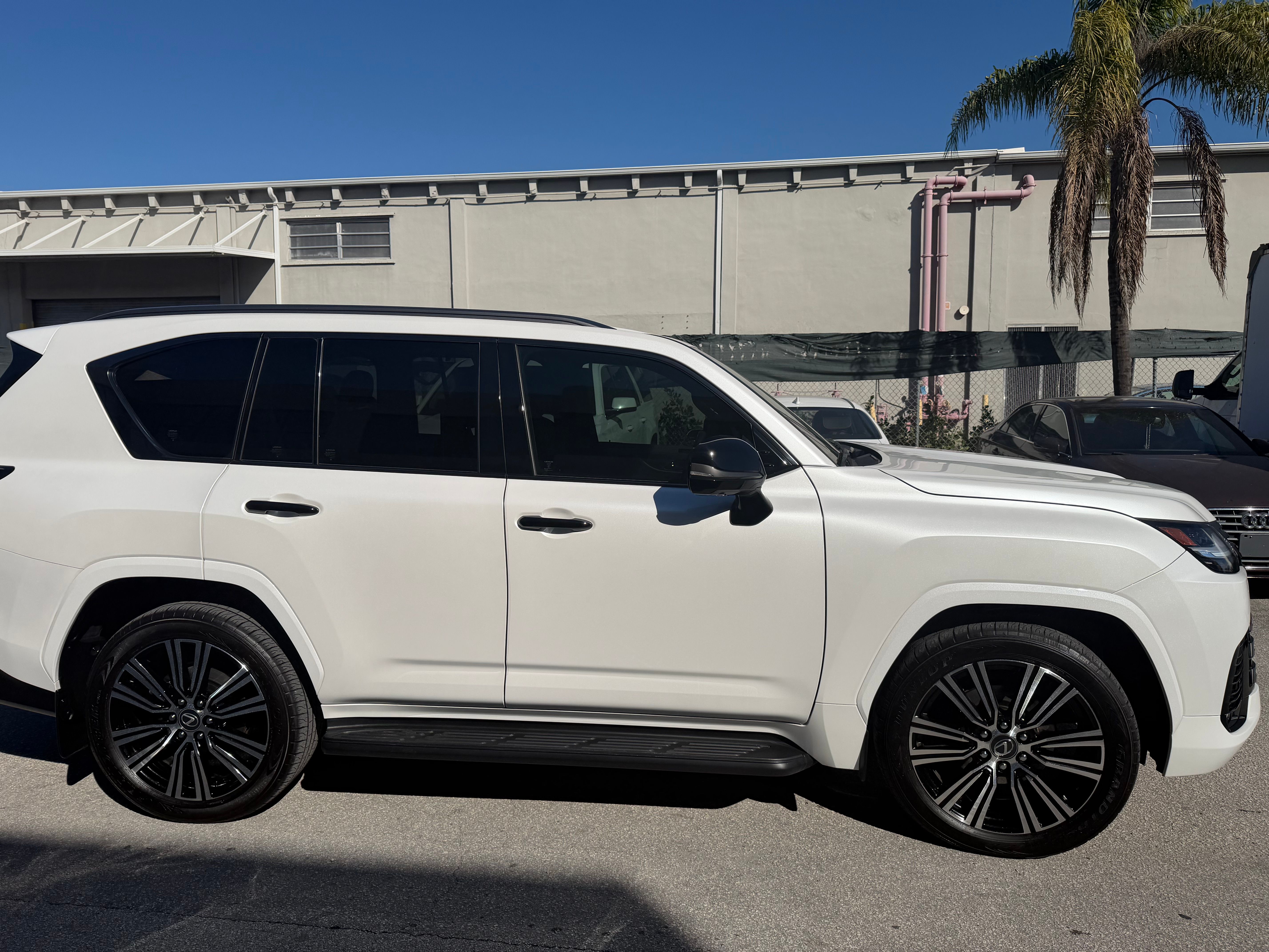 Used 2024 Lexus LX 600 4WD w/ Appearance Package image 5
