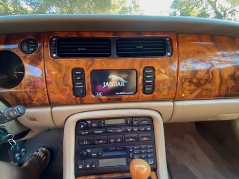 Used 2003 Jaguar XK8 Convertible image 8